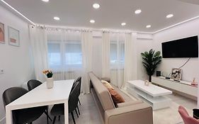 Golden Apartment